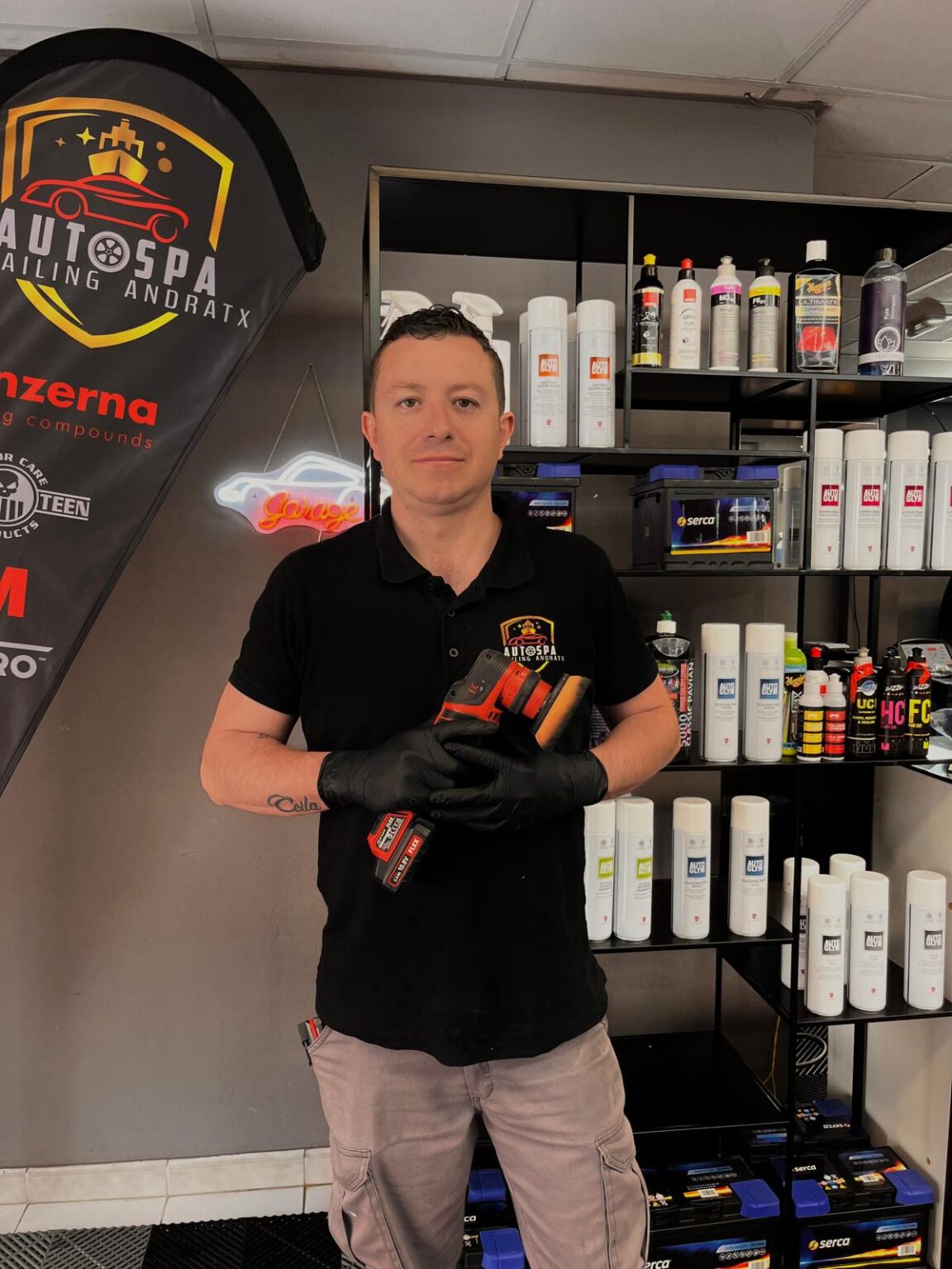 Detallado exterior de coches con productos de alto rendimiento